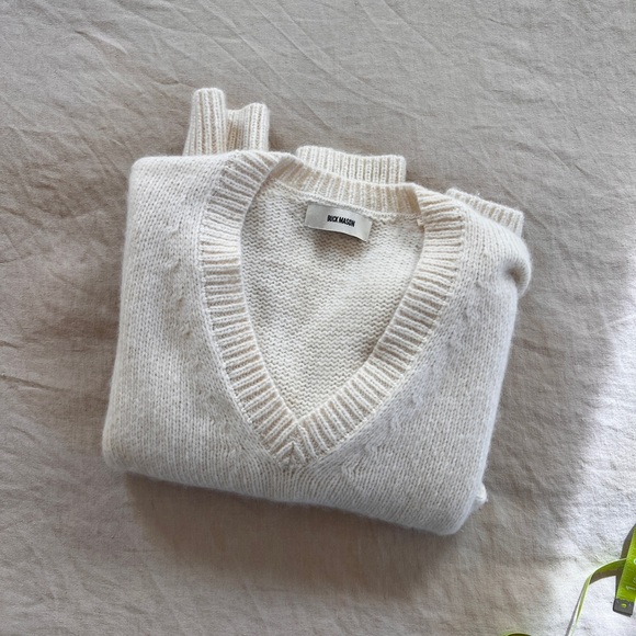 Buck Mason Natural Highland Alpaca V neck - Picture 4 of 6